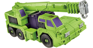 Illustration for article titled The Gigantic New Devastator Towers Over All Other Transformers